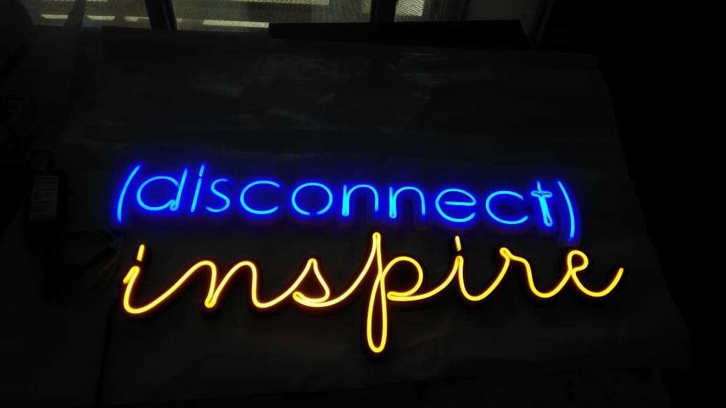 Você sabe tudo sobre como criar um letreiro neon?