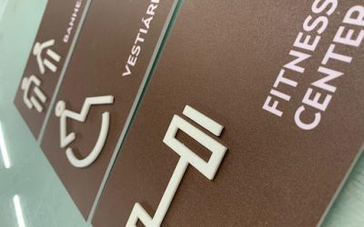 Sinalização Interna e Wayfinding: Orientação e Identidade para Ambientes Empresariais