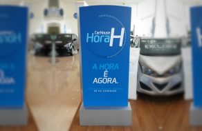 Totem para Concessionária
