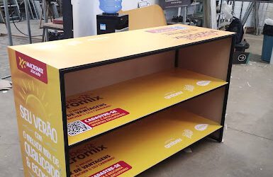 Balcão em MDF: Praticidade e personalização para sua ação de marketing