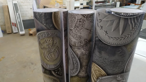 Agregue valor à sua comunicação visual com impressão em adesivos de alta qualidade