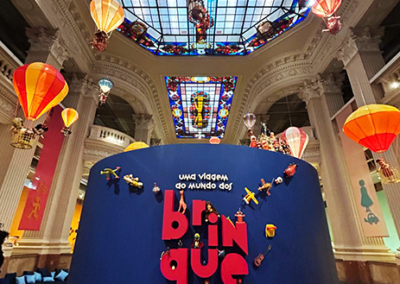 Produção Completa para Exposições: Como a Pino Trouxe Vida à Exposição “Brinquedos”